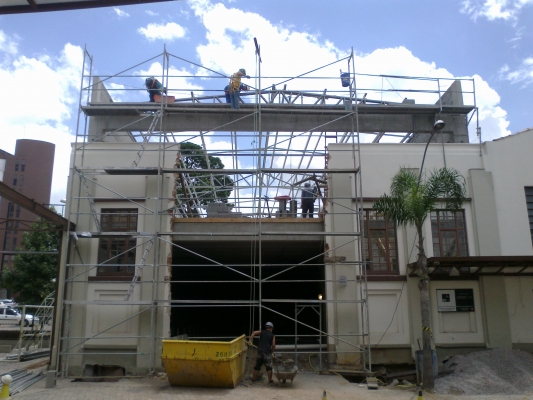 RECONSTRUÇÃO DE FACHADA DA ANTIGA VINÍCOLA RIO-GRANDENSE - ATUAL BLOCO DE ODONTOLOGIA FSG - FACULDADE DA SERRA GAÚCHA