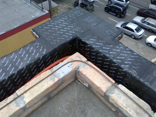 TRANSFORMAÇÃO DO ANTIGO MOINHO PROGRESSO EM EDIFÍCIO COMERCIAL PARA LOCAÇÃO - (5 PAVIMENTOS) - SÃO PELEGRINO - RETIRADOS OS TELHADOS E EXECUTADAS LAJES PRÉ MOLDADAS PROTENDIDAS PARA CRIAÇÃO DE TERRAÇOS